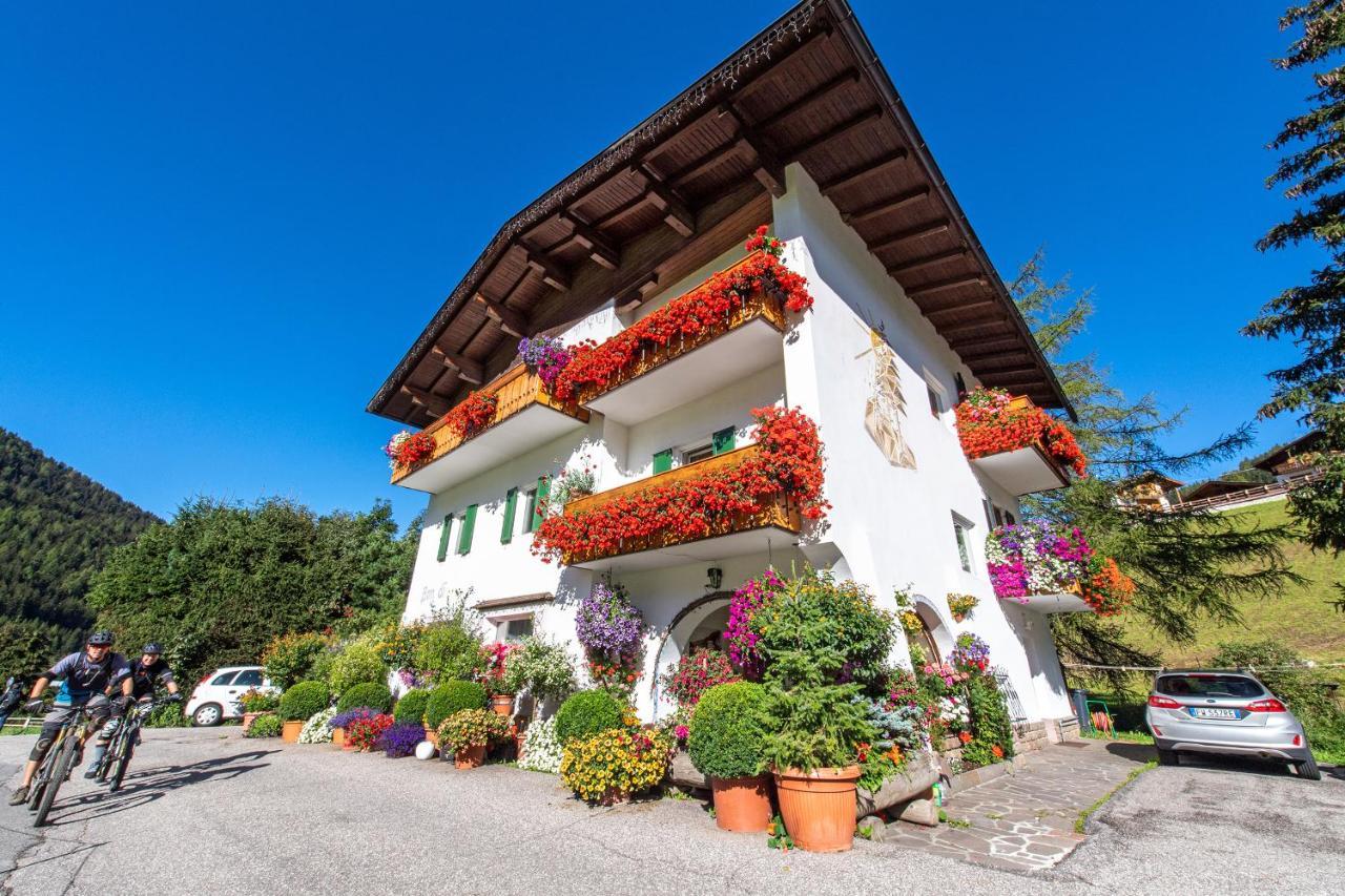 Bed and Breakfast Garni Bondi Selva di Val Gardena Exteriér fotografie